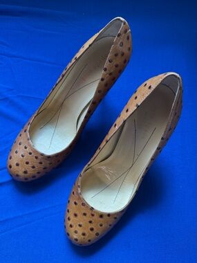 kate spade Brown Ostrich-Texture Round-Toe Pumps